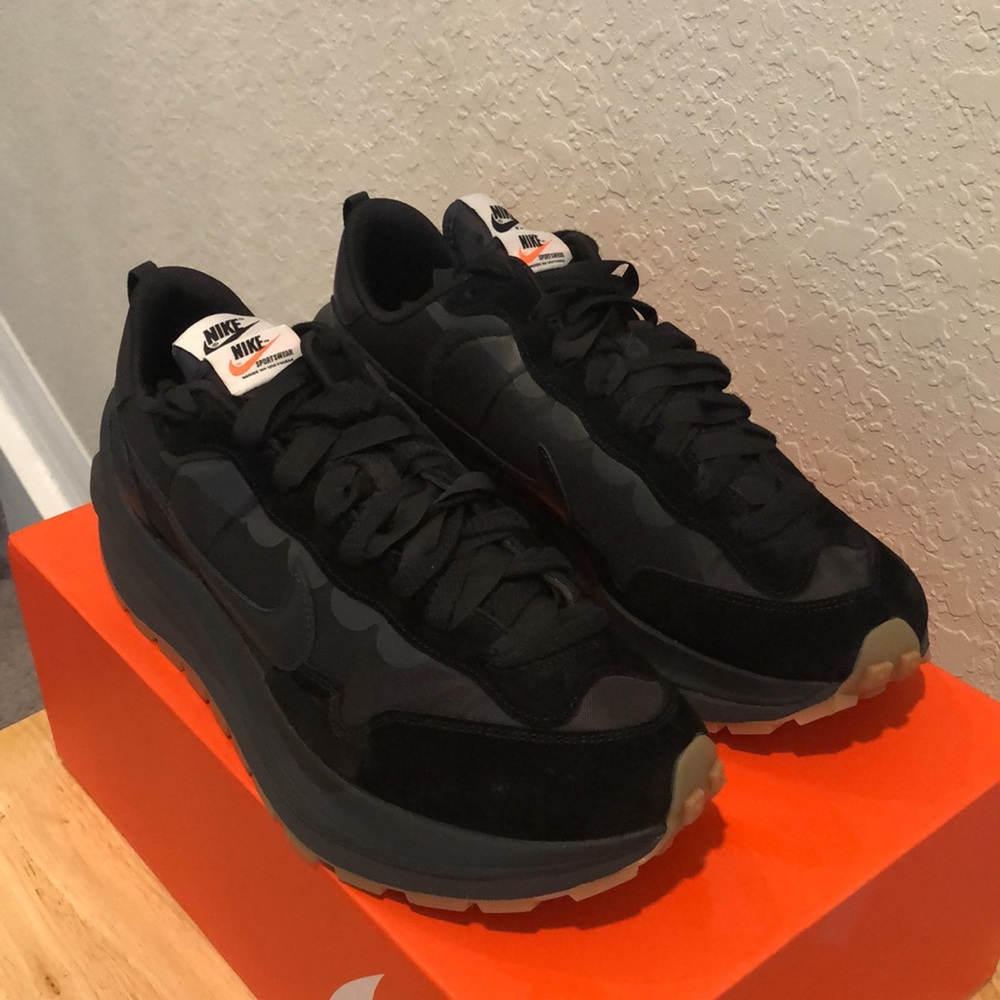 NIKE VAPORWAFFLE SACAI ‘BLACK GUM’ SNEAKERS - Picture 5 of 13